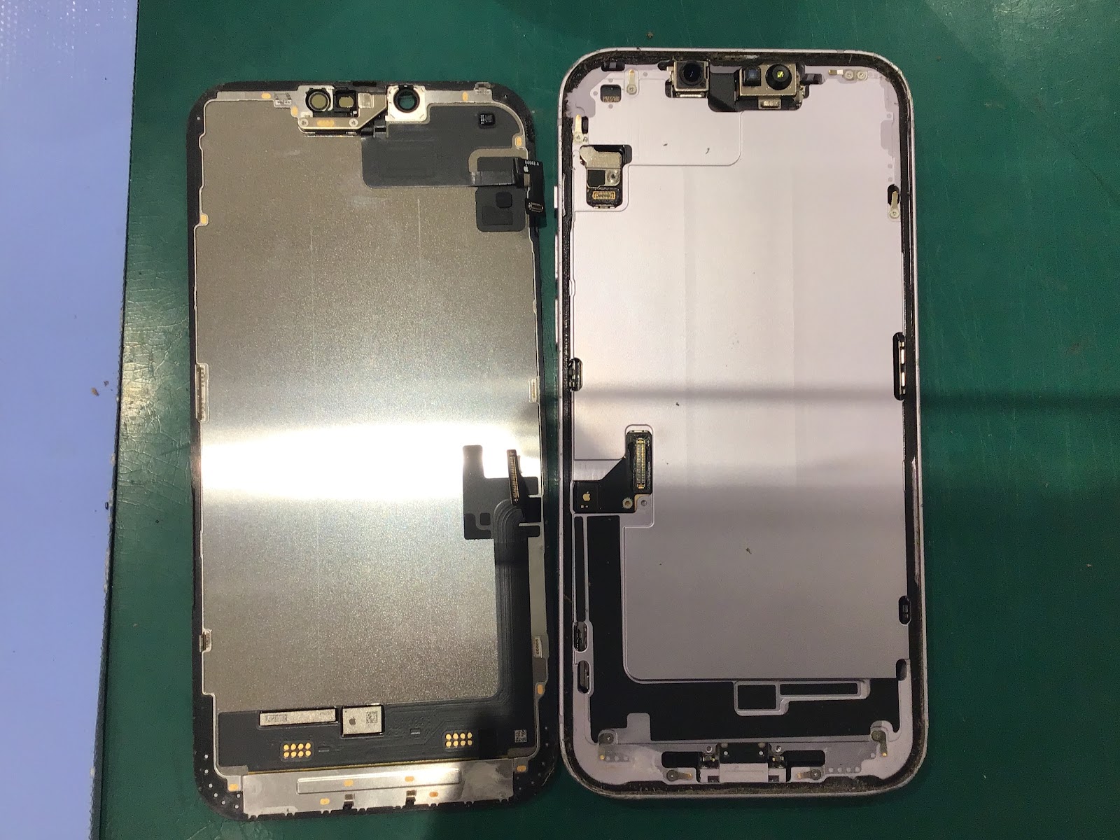 画面に縦線が入ってしまったiPhone14Plusの修理をさせていただきました！スマホ修理工房丸井錦糸町店です！